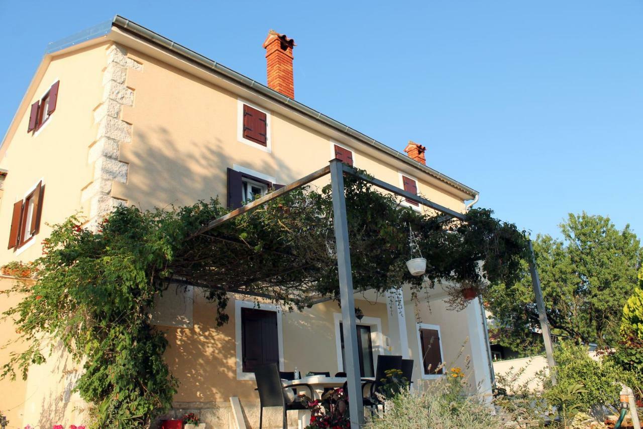 Apartments Borghetto Vinkuran Exterior photo